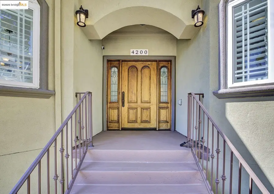 4200 Terrabella Way, Oakland, CA 94619 - Image #3