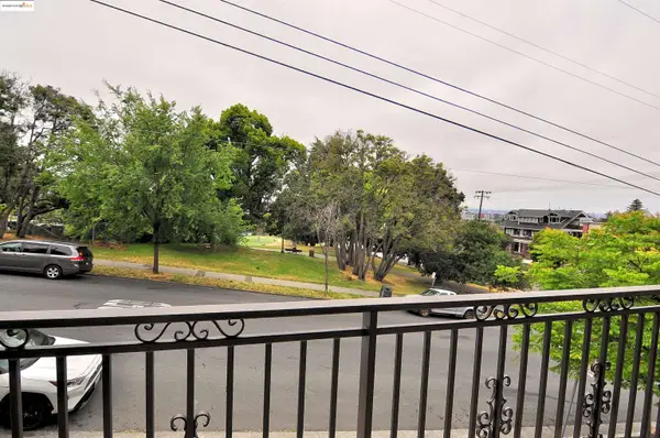 1604 E 19th St, Oakland, CA 94606