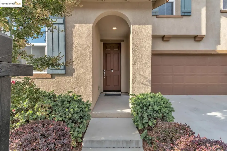 5313 Pebble Banks Way, Sacramento, CA 95835 - Image #3