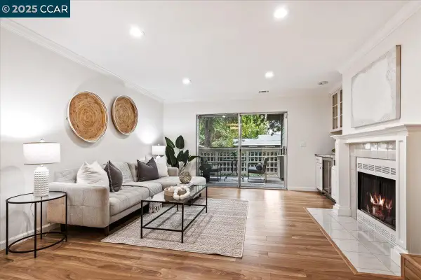 2606 Jones Rd #B, Walnut Creek, CA 94597