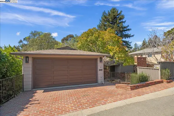 21 Tyson Cir, Piedmont, CA 94611