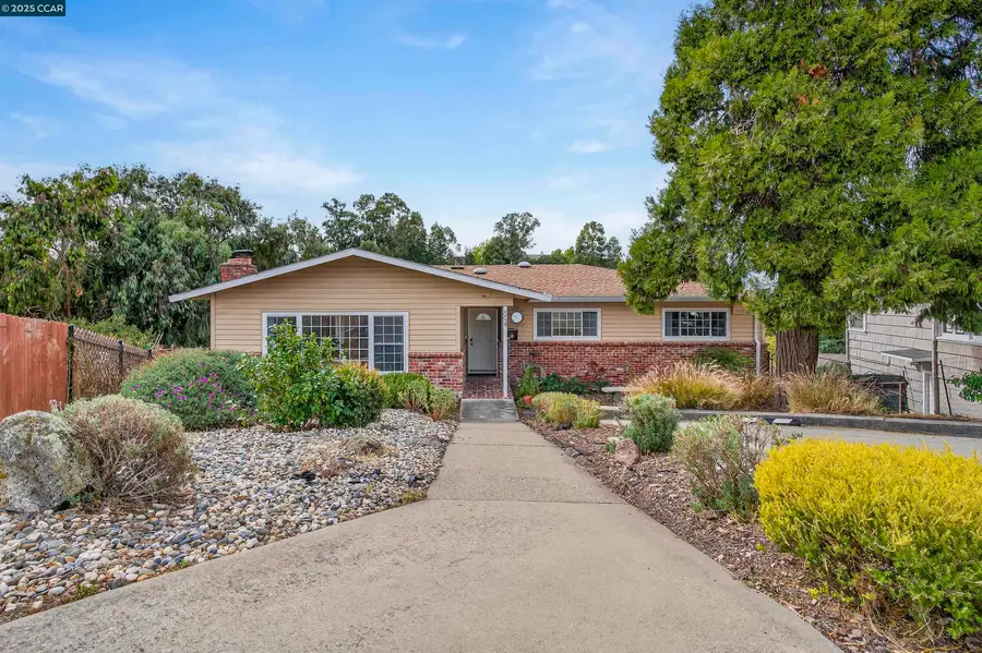 594 Summit Dr, Pinole, CA 94564 - Image #3