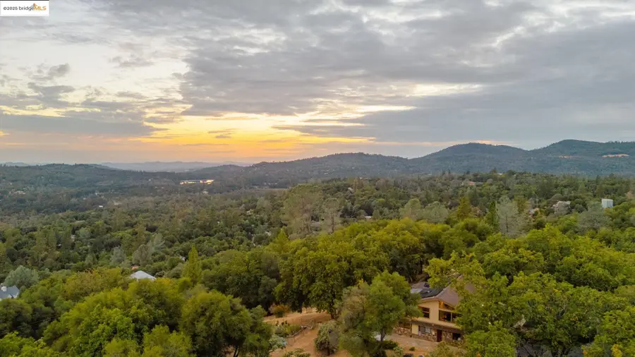 21950 Paseo De Los Portales Rd, Sonora, CA 95370 - Image #3