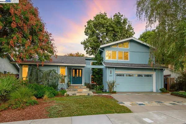 1253 Ridgewood Rd, Pleasanton, CA 94566