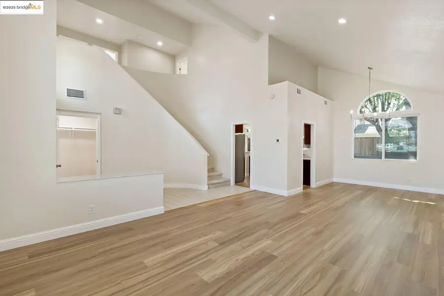 521 Freemark Ln, Oakley, CA 94561 - Image #2