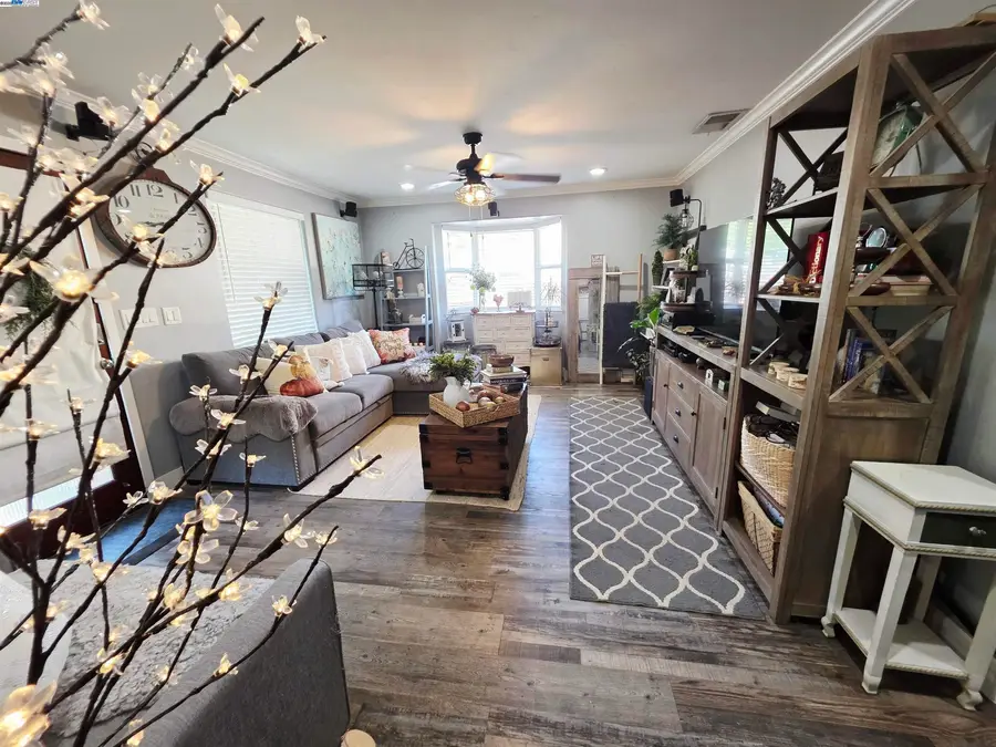 7024 10th St, Rio Linda, CA 95673 - Image #2