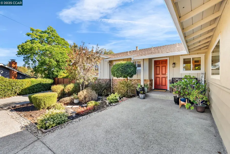 5872 Herriman Dr, Clayton, CA 94517 - Image #2