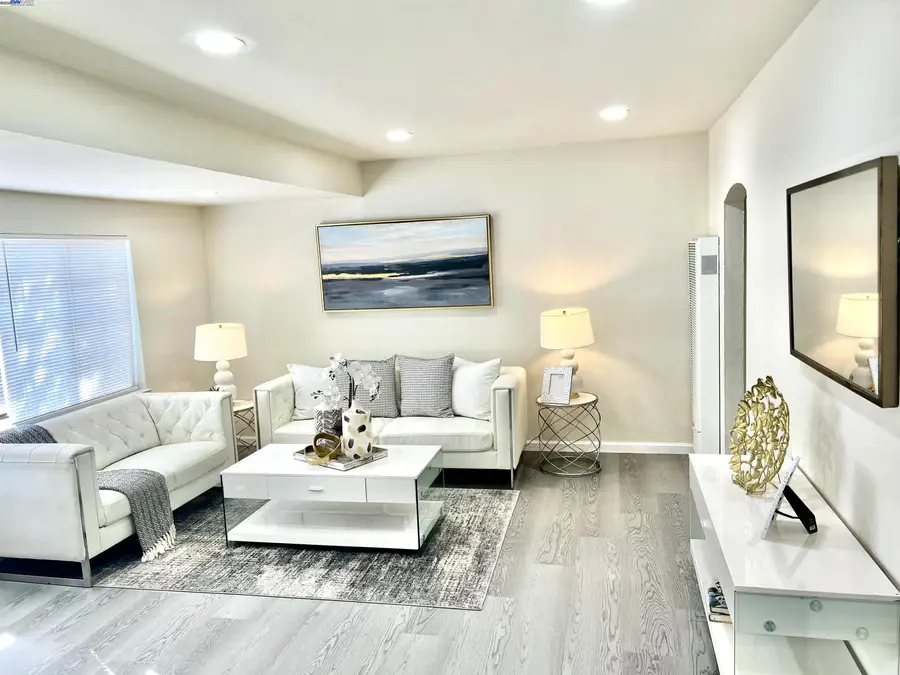 25696 Lander Ave, Hayward, CA 94544 - Image #2