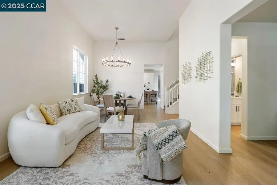 230 Wisteria Ln, Tracy, CA 95377 - Image #2