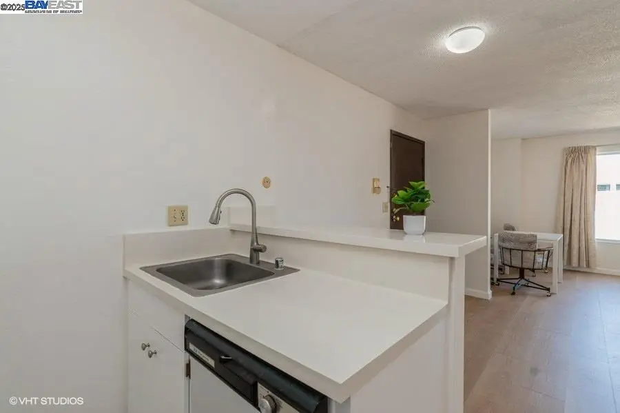 2005 Pleasant Valley Ave #316, Oakland, CA 94611 - Image #1