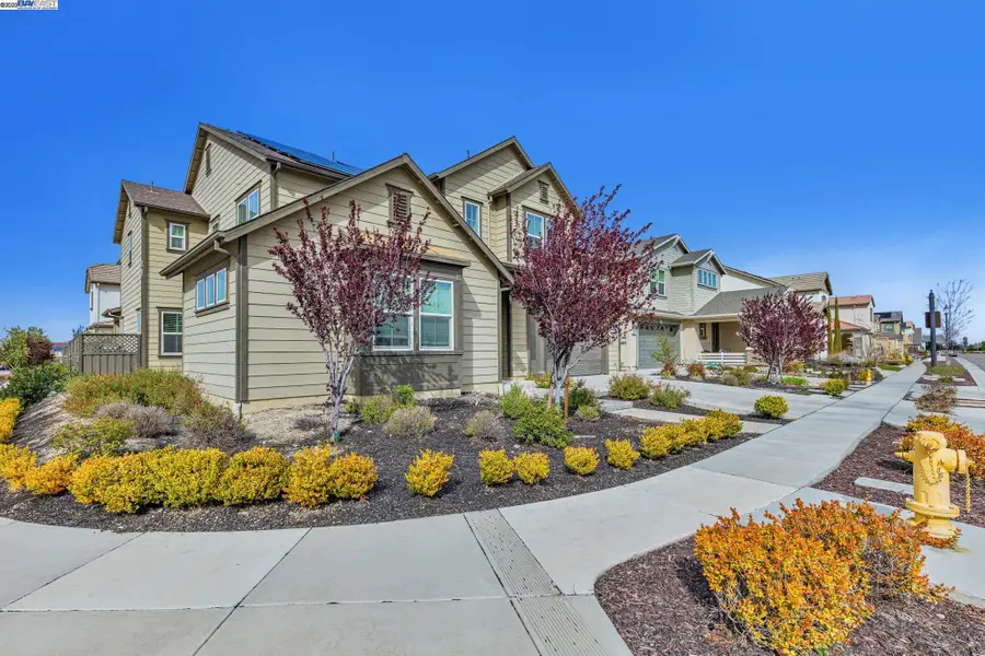 2389 Northington Dr, Tracy, CA 95377 - Image #2