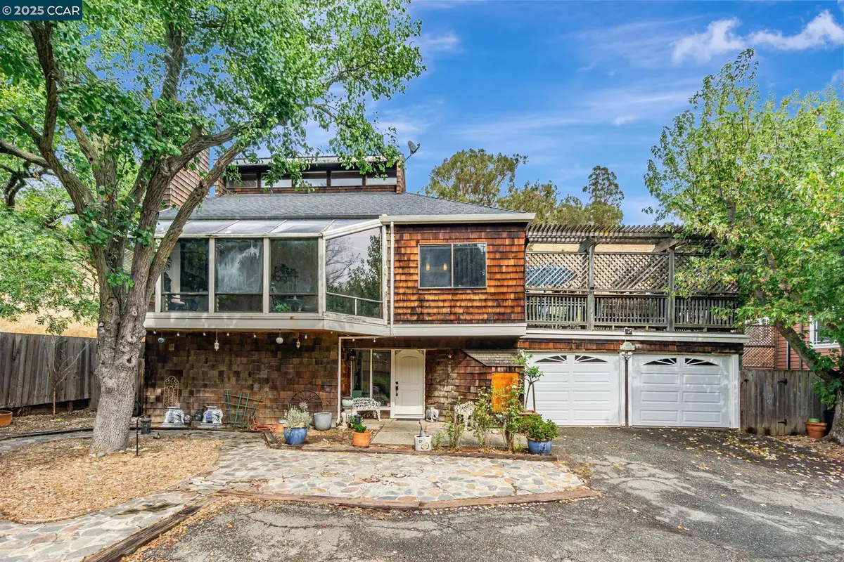 166 Canyon Lake Dr, Port Costa, CA 94569 - Image #1