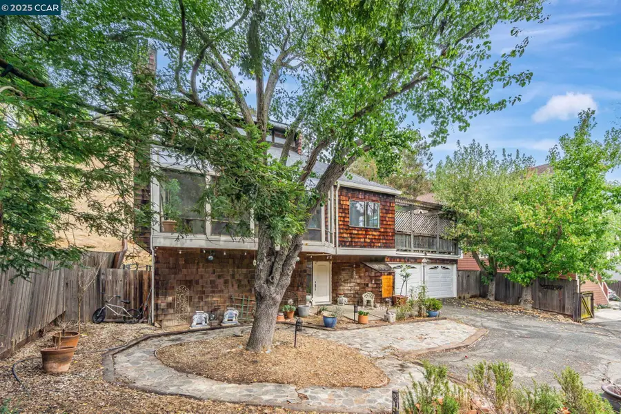 166 Canyon Lake Dr, Port Costa, CA 94569 - Image #2