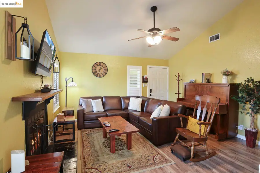 1311 W Century Blvd #39, Lodi, CA 95242 - Image #2