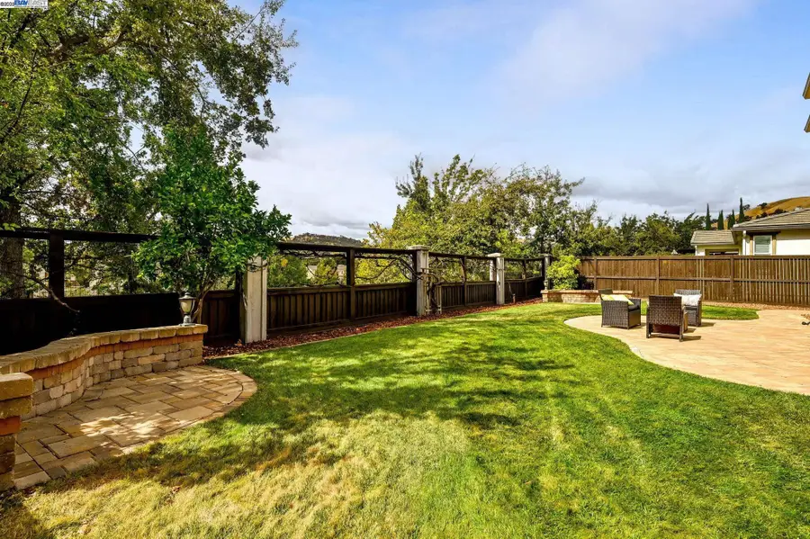 1427 Couples Cir, Fairfield, CA 94533 - Image #2