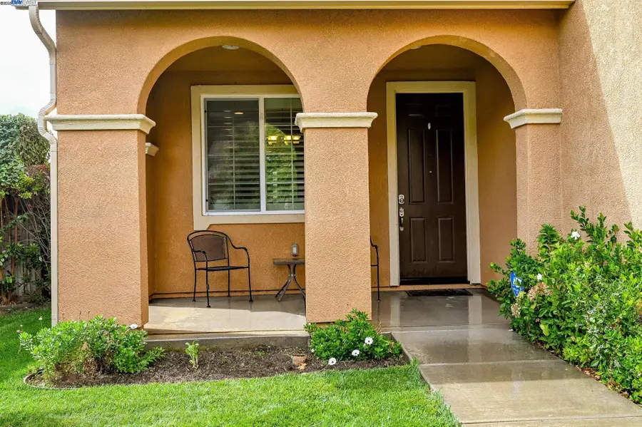 1427 Couples Cir, Fairfield, CA 94533 - Image #3