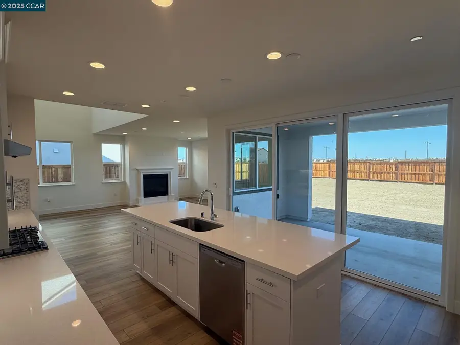 17048 Aldergrove Court, Lathrop, CA 95330 - Image #3