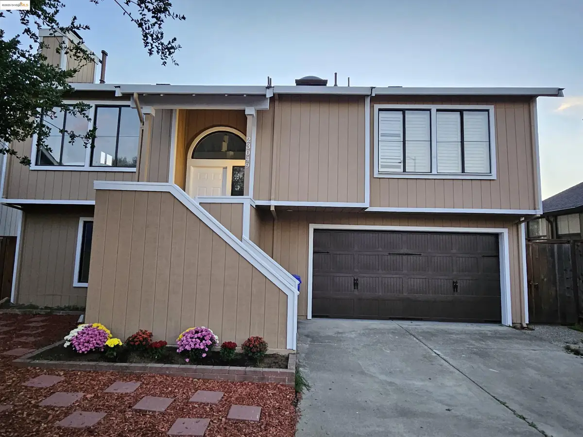 23049 Lakeridge Ave, Hayward, CA 94541 - Image #1