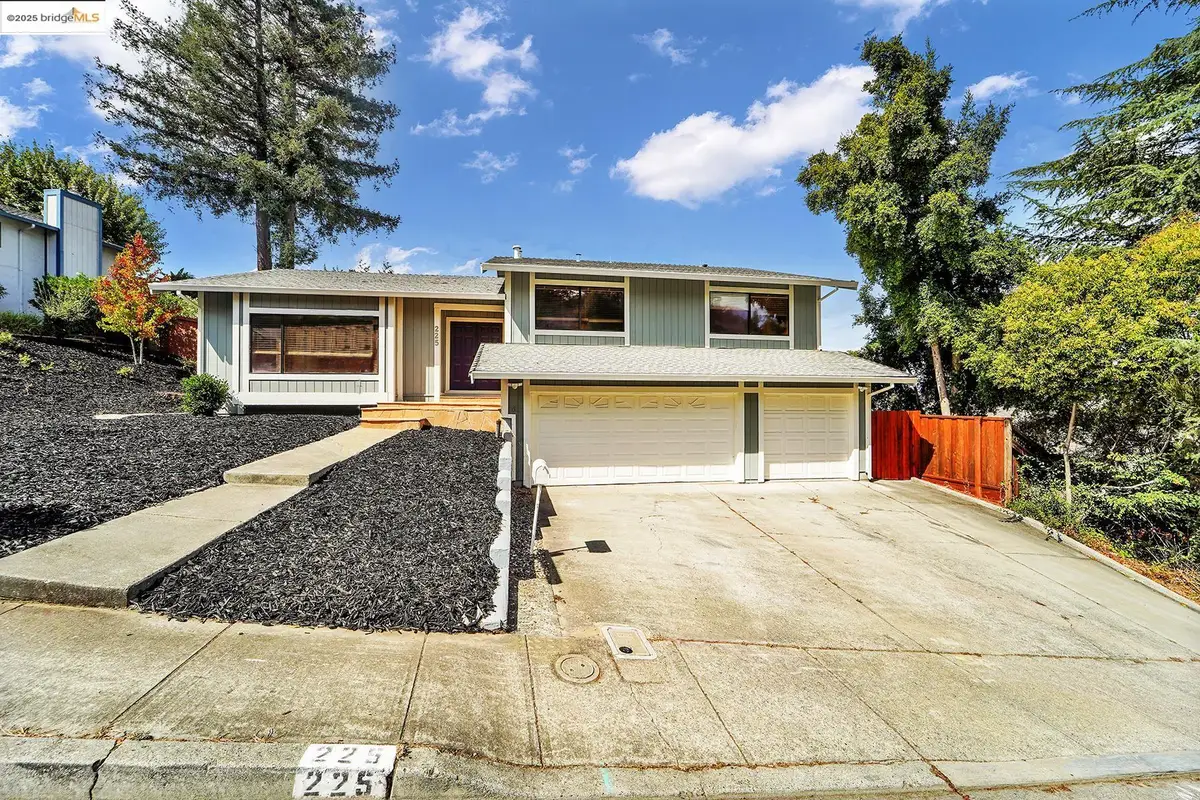 225 Skyline Dr, Vallejo, CA 94591 - Image #1