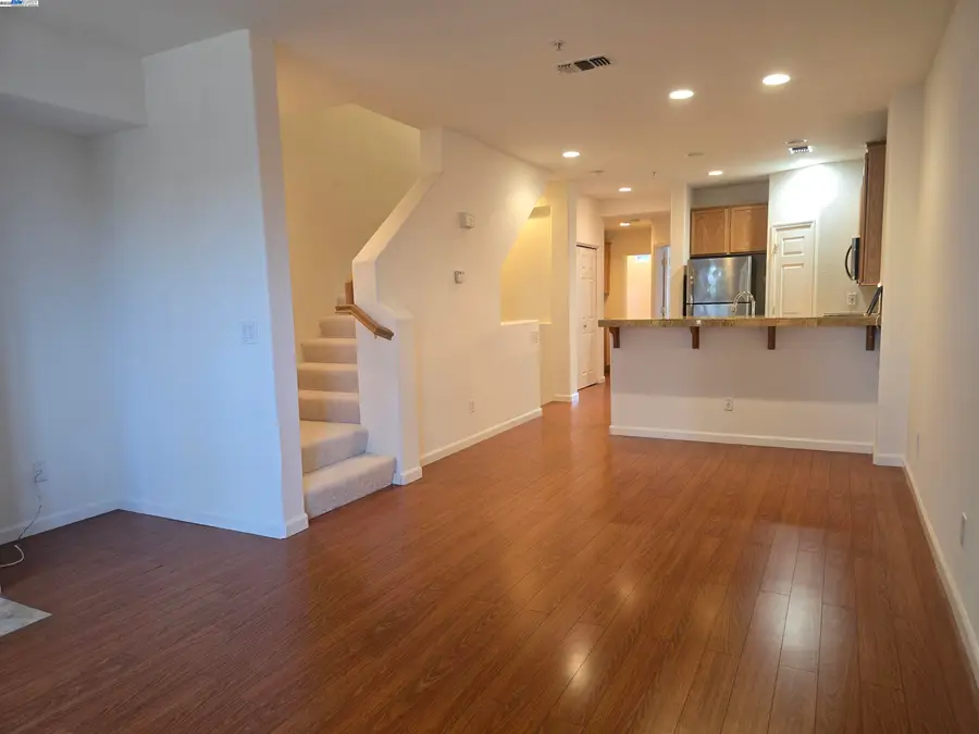 706 City Walk Pl #2, Hayward, CA 94541 - Image #2