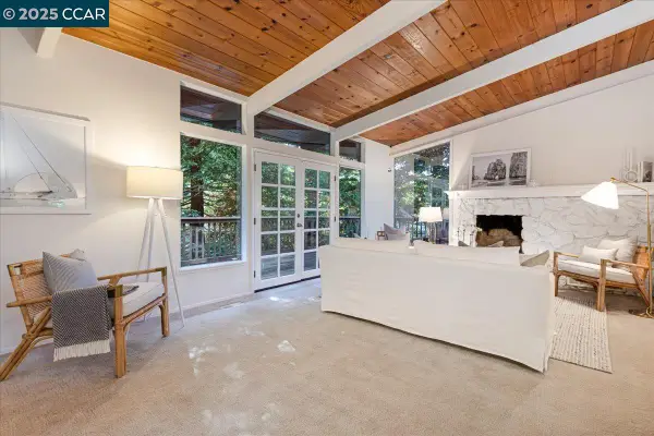 6701 Sobrante Rd, Oakland, CA 94611