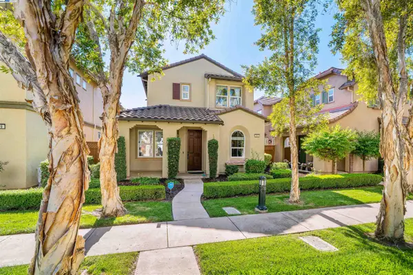 215 W Santa Cruz Way, Mountain House, CA 95391