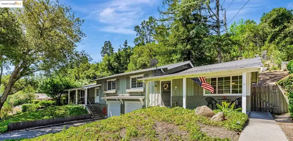 2050 Donald Dr, Moraga, CA 94556