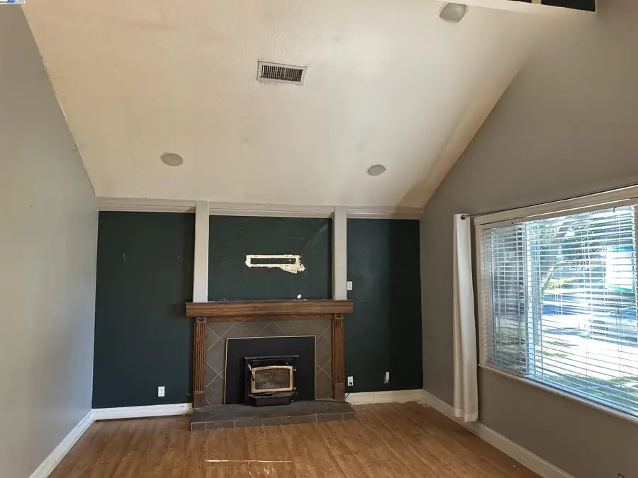 163 Stirling Dr, Vacaville, CA 95687 - Image #2