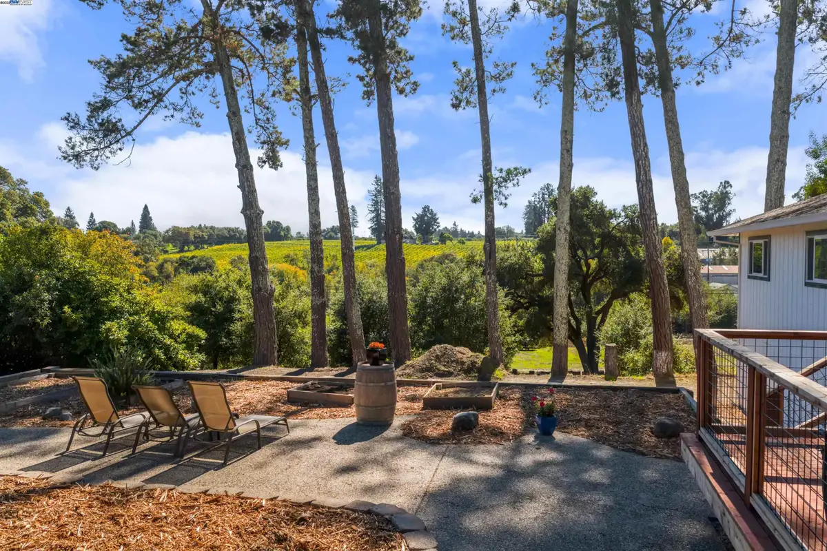 2103 W Peachland Ave, Sebastopol, CA 95472 - Image #1