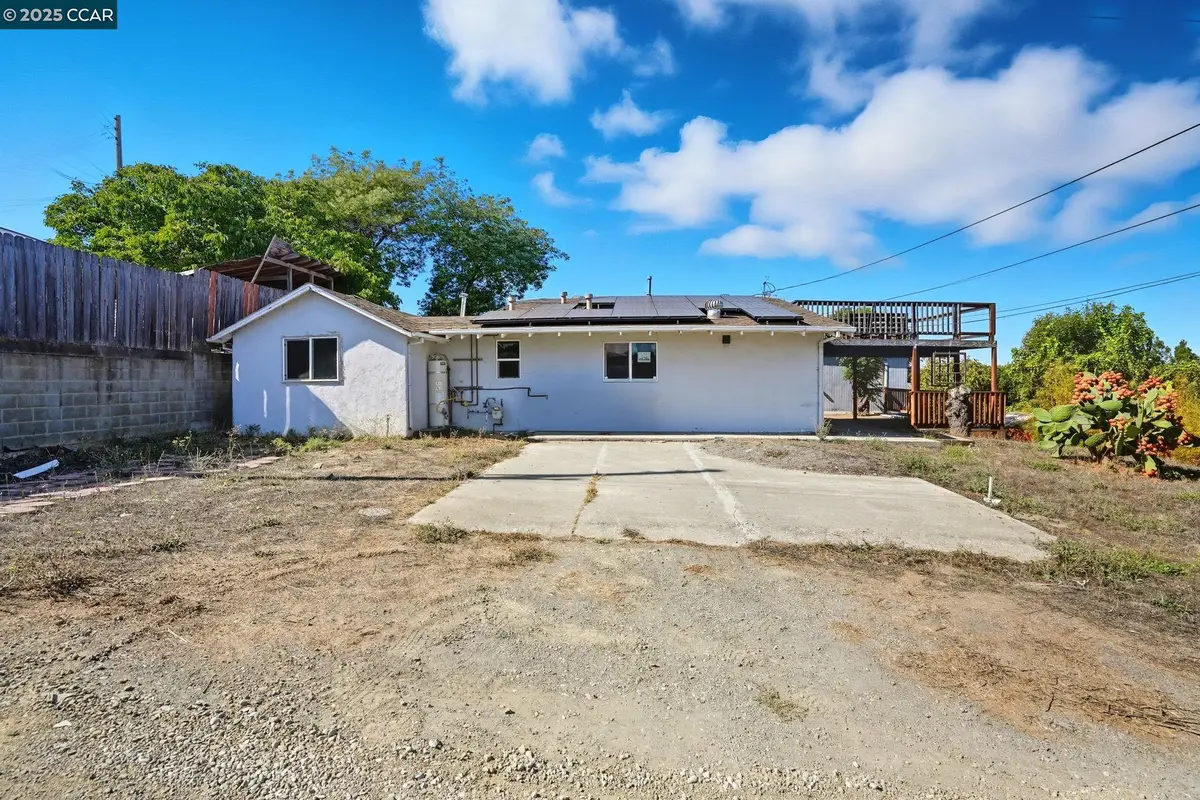 1207 1/2 Warren Ave, Vallejo, CA 94591 - Image #1