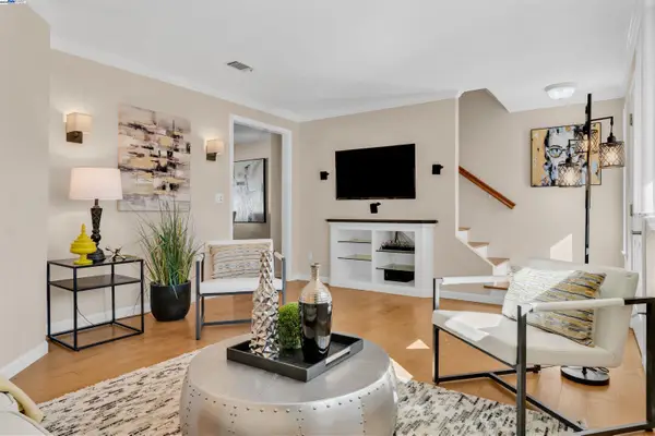 7602 Arbor Creek Cir, Dublin, CA 94568