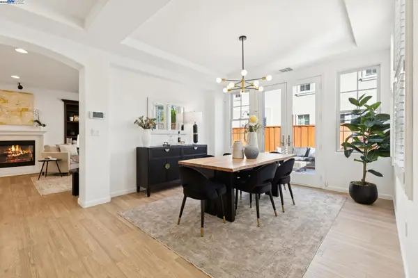 5 Cornelius Sq, Alameda, CA 94501