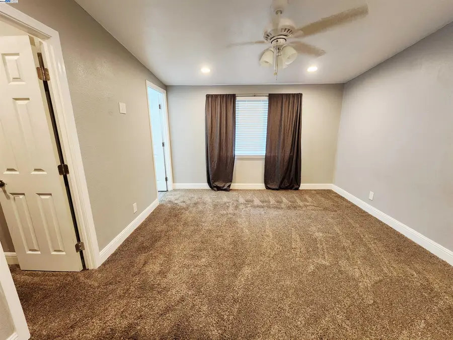 2589 Lynn Dr, Pinole, CA 94564 - Image #2