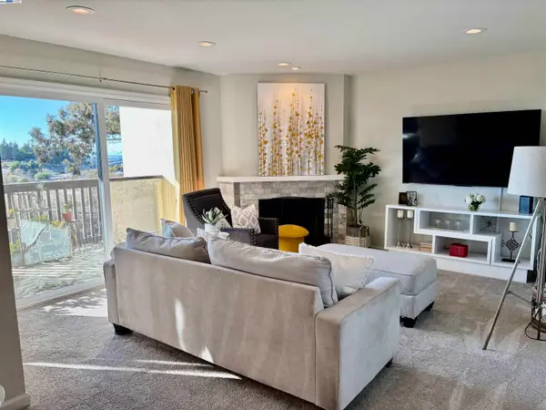 21109 Gary Dr #206, Hayward, CA 94546