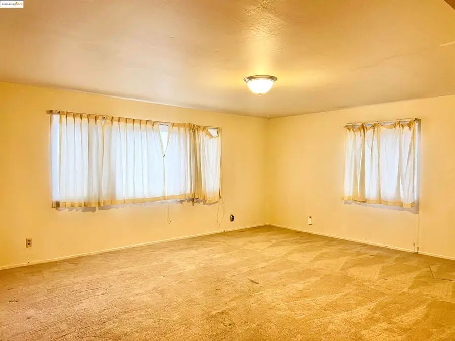 9719 Holly St, Oakland, CA 94603 - Image #3