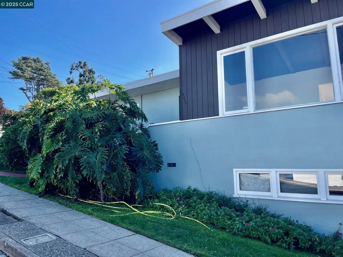 3530 Clinton Ave, Richmond, CA 94805 - Image #1