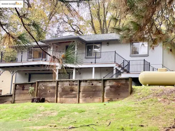 19621 Cottonwood St, Groveland, CA 95321