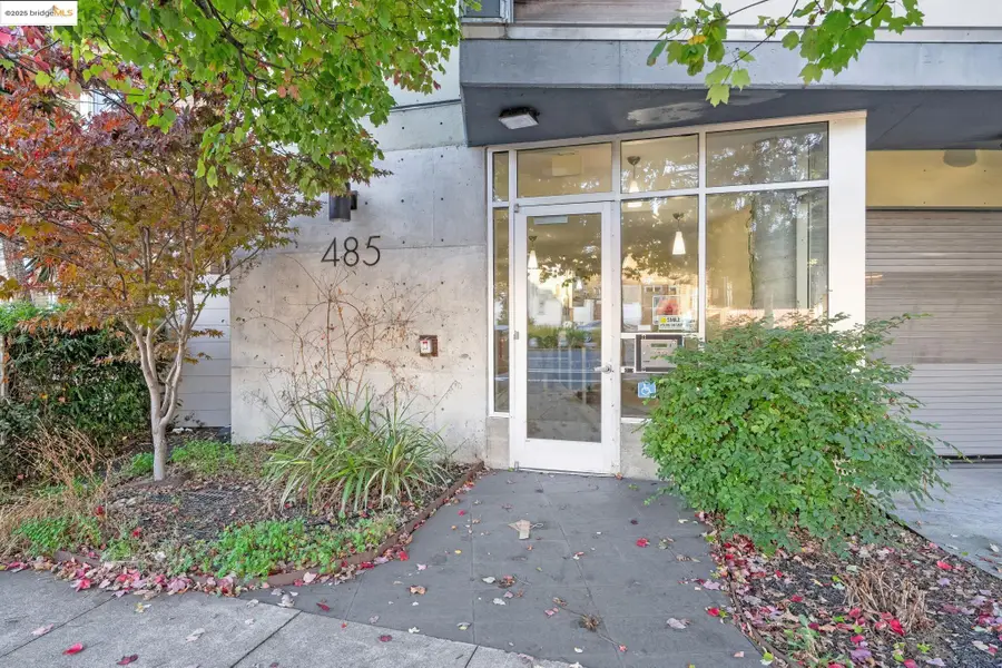 485 W Macarthur Blvd #407, Oakland, CA 94609 - #2