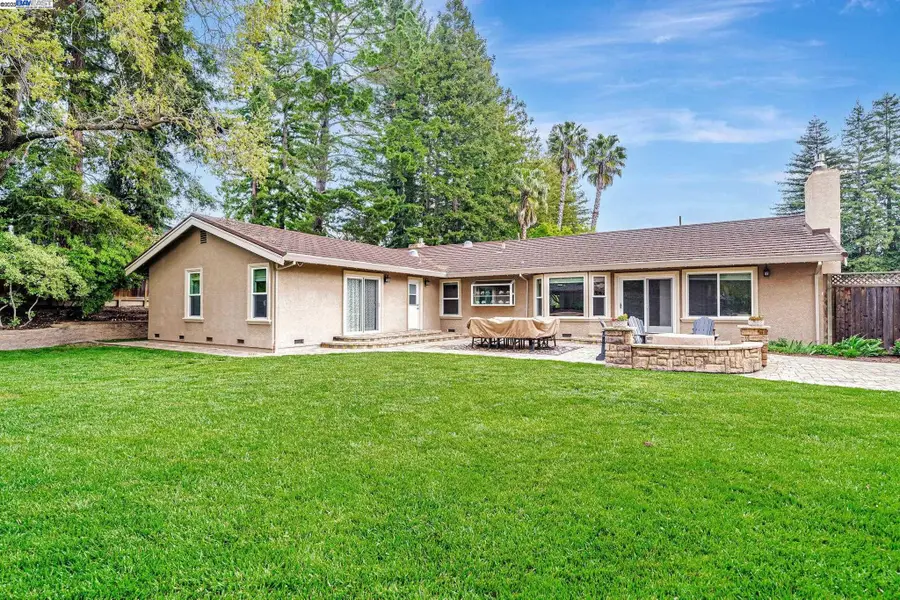 554 Freitas Rd, Danville, CA 94526 - Image #2