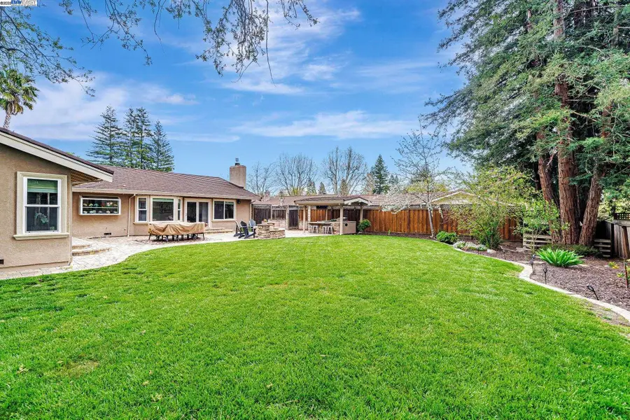 554 Freitas Rd, Danville, CA 94526 - Image #3