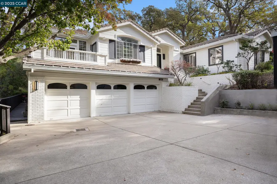 2199 Hidden Pond Rd, Lafayette, CA 94549 - Image #3