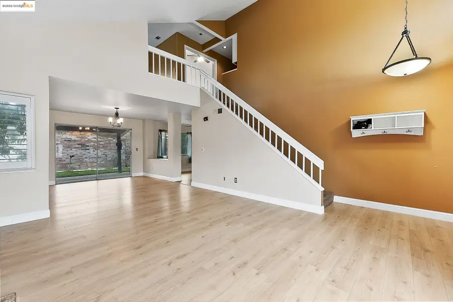 1974 Paradise Valley Ct, Tracy, CA 95376 - Image #2