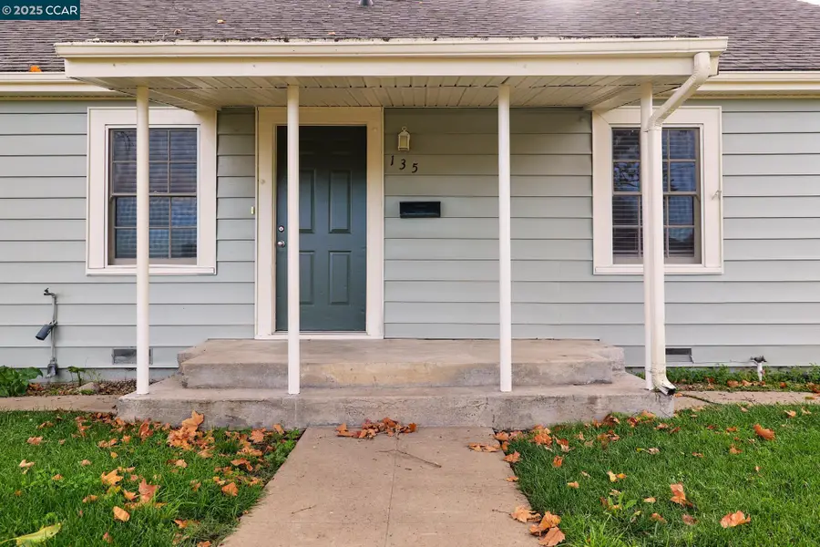 135 N 5th St, Rio Vista, CA 94571 - Image #2