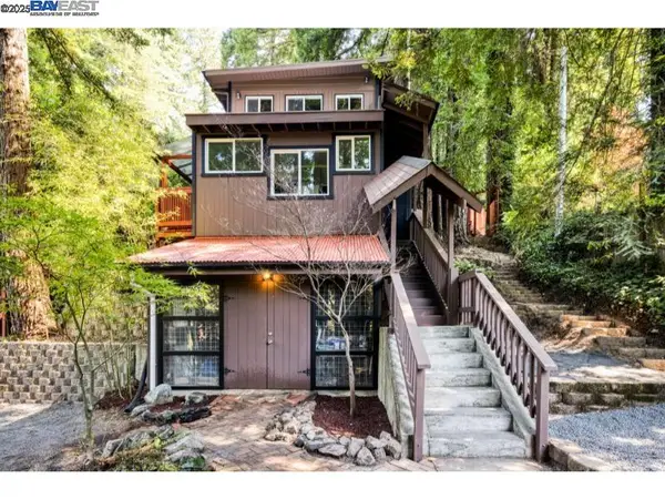 21401 Santa Clara Ave, Monte Rio, CA 95462