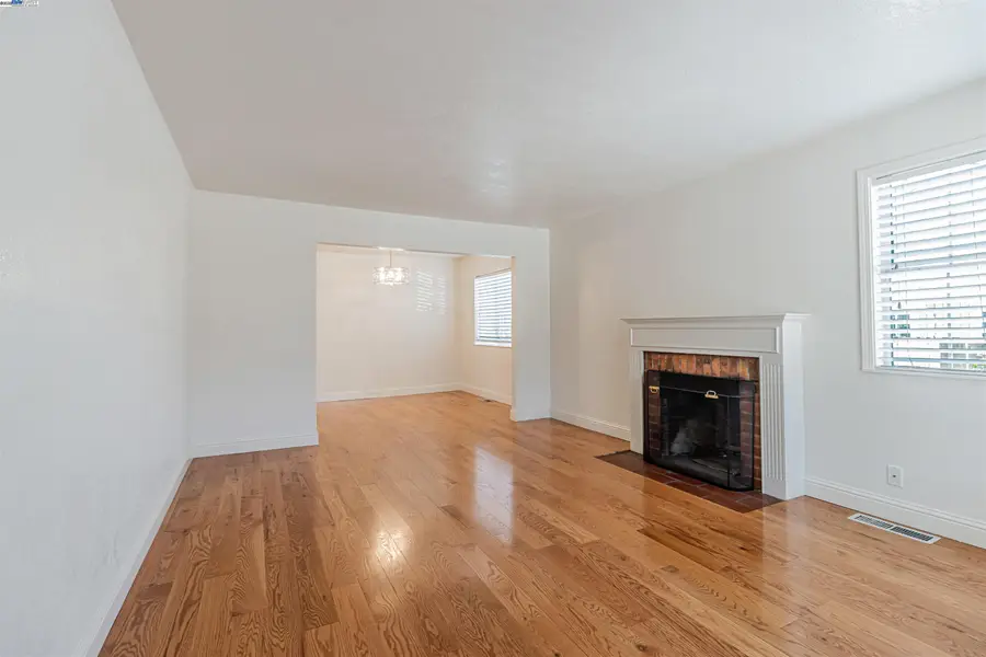 2940 Somerset Ave, Castro Valley, CA 94546 - Image #3