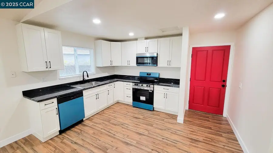 323 Filbert Ct, Oakley, CA 94561 - Image #3