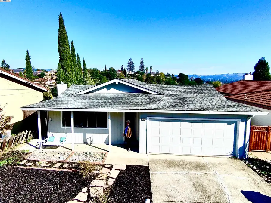 19464 Yuma St, Castro Valley, CA 94546 - Image #2