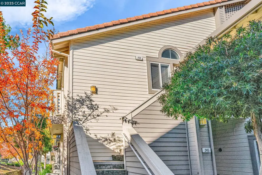 253 Florence Ct, Hercules, CA 94547 - Image #3