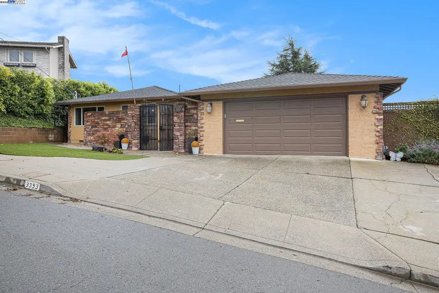 3393 Oakes Dr, Hayward, CA 94542 - Image #3