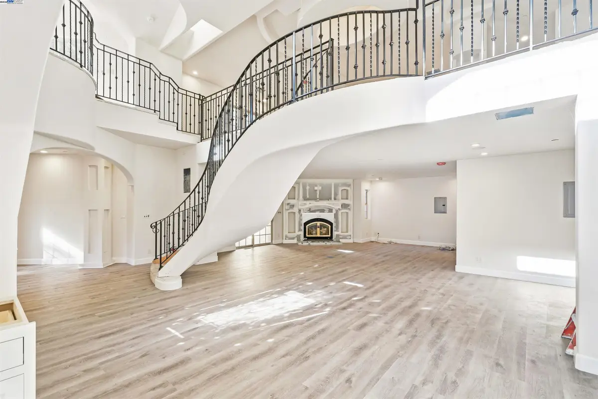 36215 Palomares Rd, Castro Valley, CA 94552 - Image #1